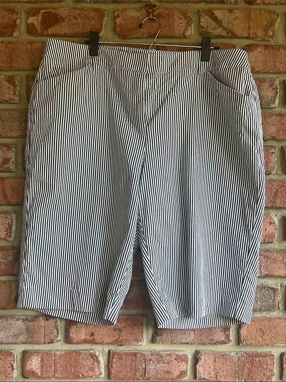 Jones New York Black and White Striped Seersucker Bermuda Shorts